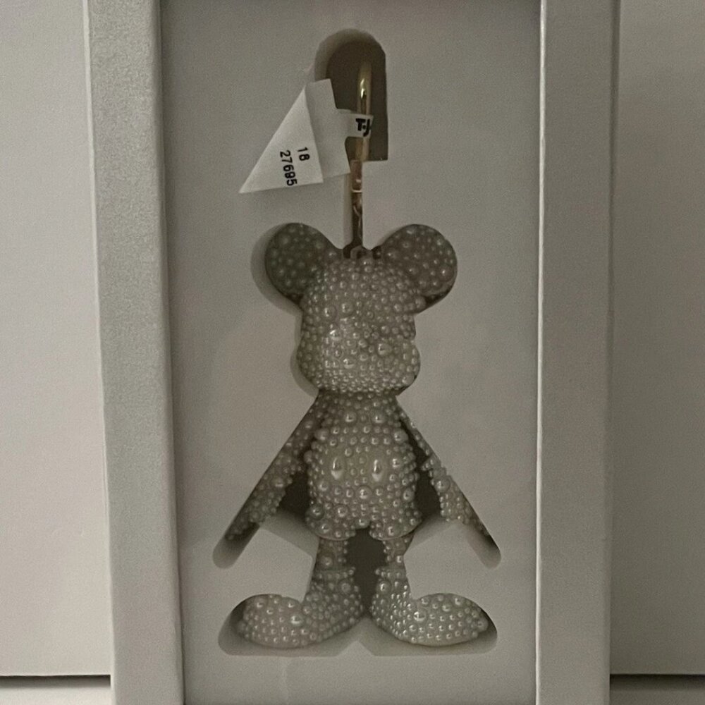 Disney BAUBLEBAR X Mickey Mouse Crystal PEARL Bag Charm Keyring - NIB - Picture 2 of 5